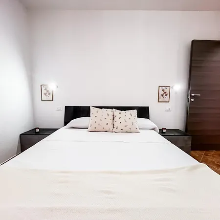 Casa Degli Ulivi 2 アパート